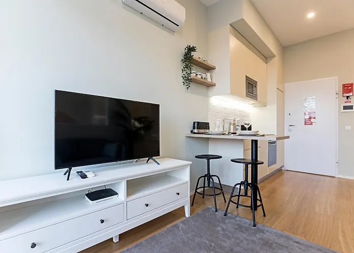 31 Janeiro 157 - Delightful 1br Flat W/ Ac & Balcony By Lovelystay *