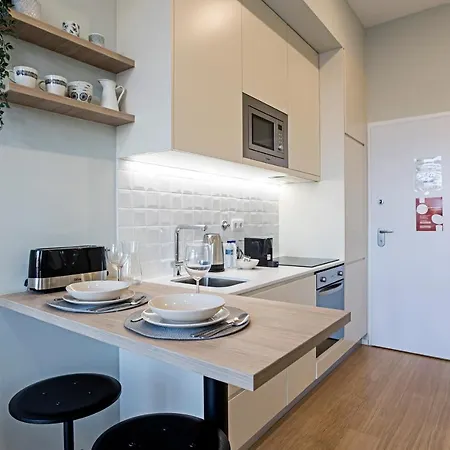 Appartement 31 Janeiro 157 - Delightful 1br Flat W/ Ac & Balcony By Lovelystay