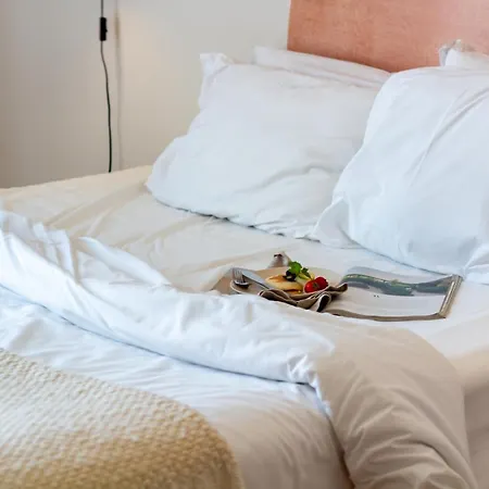 31 Janeiro 157 - Delightful 1br Flat W/ Ac & Balcony By Lovelystay