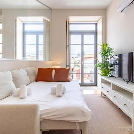 31 Janeiro 157 - Delightful 1br Flat W/ Ac & Balcony By Lovelystay *