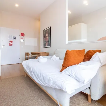 31 Janeiro 157 - Delightful 1br Flat W/ Ac & Balcony By Lovelystay * Oporto