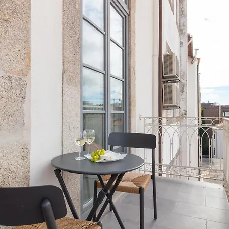 31 Janeiro 157 - Delightful 1br Flat W/ Ac & Balcony By Lovelystay *