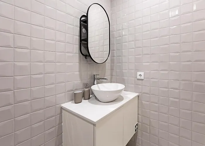 Apartamento 31 Janeiro 157 - Delightful 1br Flat W/ Ac & Balcony By Lovelystay *