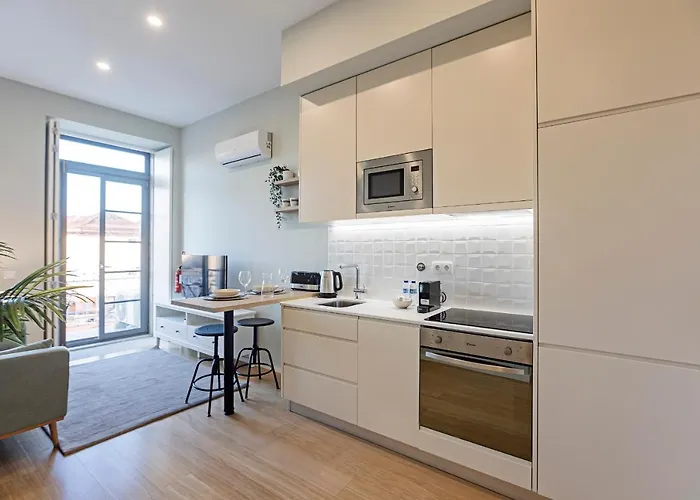 31 Janeiro 157 - Delightful 1br Flat W/ Ac & Balcony By Lovelystay