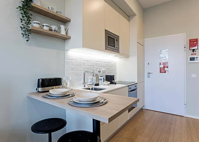 Apartamento 31 Janeiro 157 - Delightful 1br Flat W/ Ac & Balcony By Lovelystay