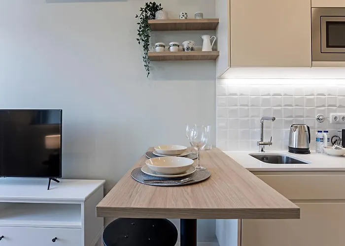 31 Janeiro 157 - Delightful 1br Flat W/ Ac & Balcony By Lovelystay *