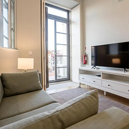 Appartement 31 Janeiro 157 - Delightful 1br Flat W/ Ac & Balcony By Lovelystay