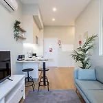דירה 31 Janeiro 157 - Delightful 1br Flat W/ Ac & Balcony By Lovelystay פורטו