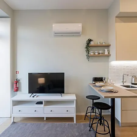 31 Janeiro 157 - Delightful 1br Flat W/ Ac & Balcony By Lovelystay דירה *