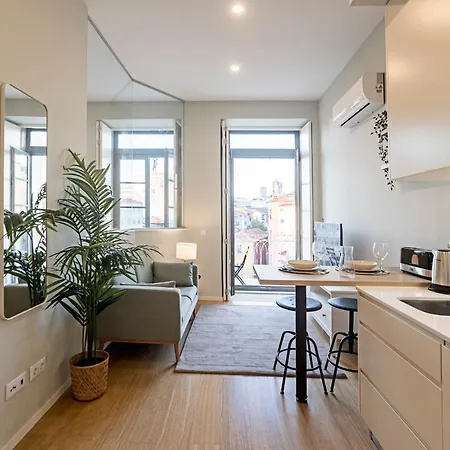 31 Janeiro 157 - Delightful 1br Flat W/ Ac & Balcony By Lovelystay דירה פורטו